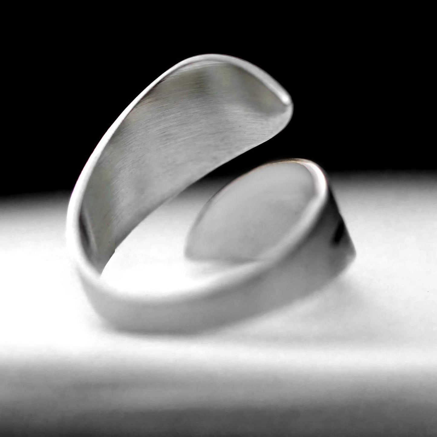 Robin Spiral Ring